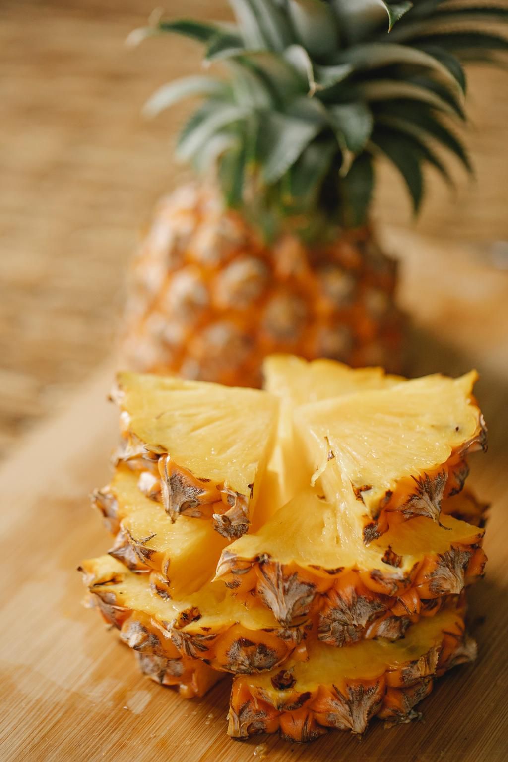 Pineapple on an empty stomach is surprisingly a great idea/Pexels