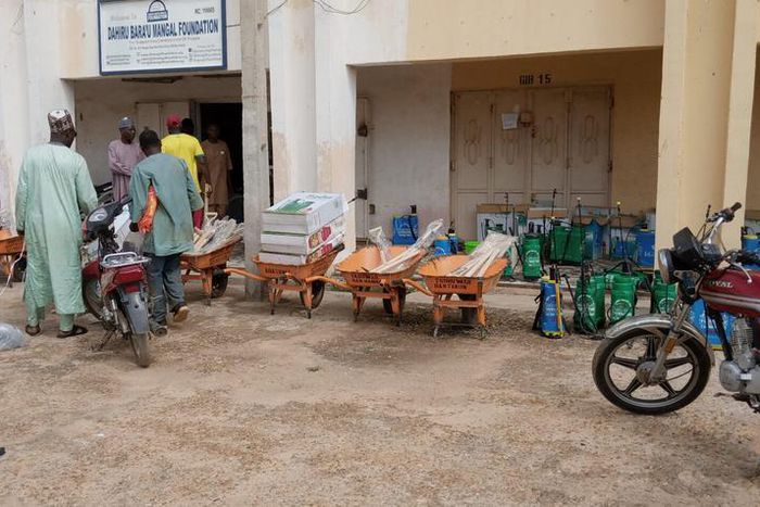 Foundation donates materials for cemeteries’ maintenance in Katsina. [NAN]