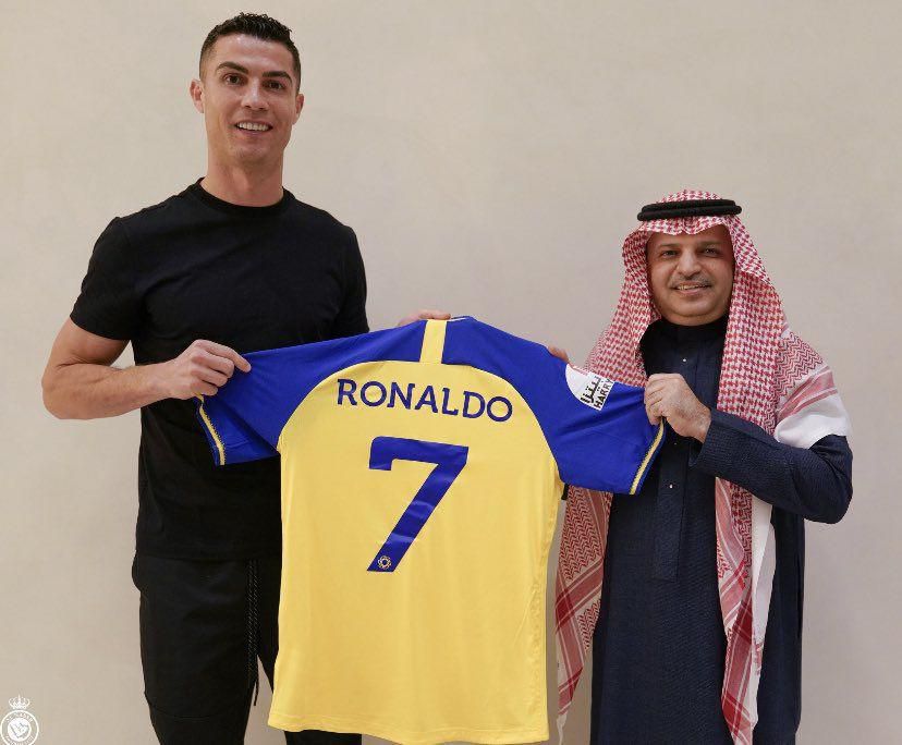 Ronaldo signs for Al-Nassr