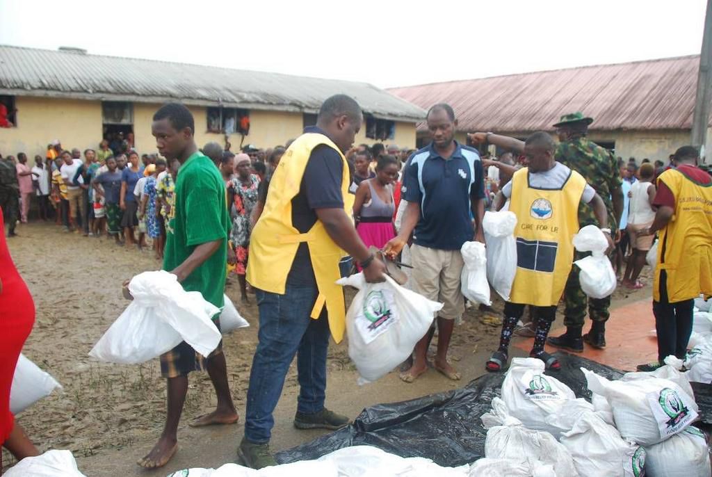 O.B. Lulu-Briggs Foundation donates over N60 million relief items to flood victims in Rivers.