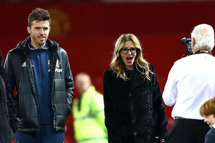 Manchester United troll Guardiola on Twitter over Julia Roberts confession