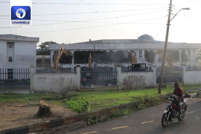 Bulldozers pull down Rivers State House of Assembly Complex on December 13, 2023 [ChannelsTV]
