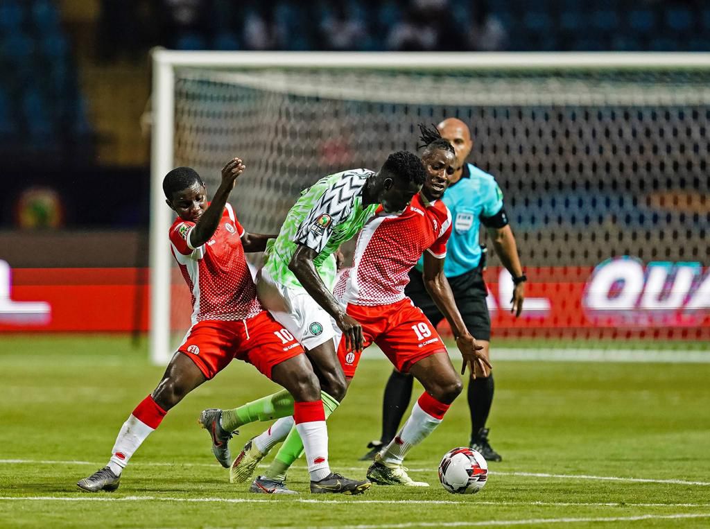 22nd June 2019, Alexandria Stadium, Alexandria, Egypt, African Cup of Nations international football tournament, Nigeria versus Burundi; Ebere Paul Onuachu of Nigeria gets past the challenge from Nsabiyumva Fre