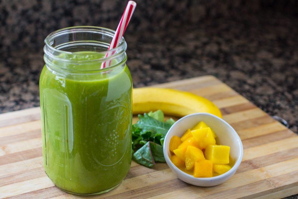 Tropical-green-smoothie-