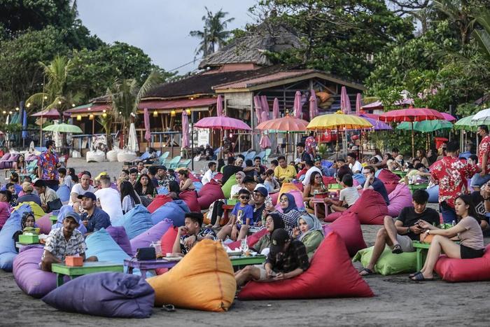 Tourists not affected by Indonesia’s new sex law, says official (KESQ)