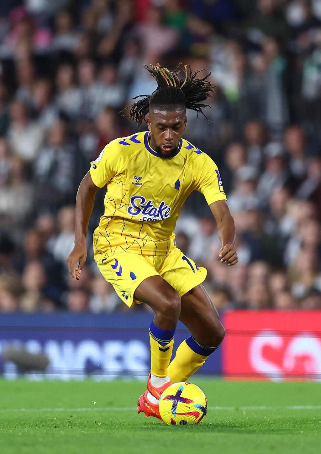 Alex Iwobi in action for Everton.