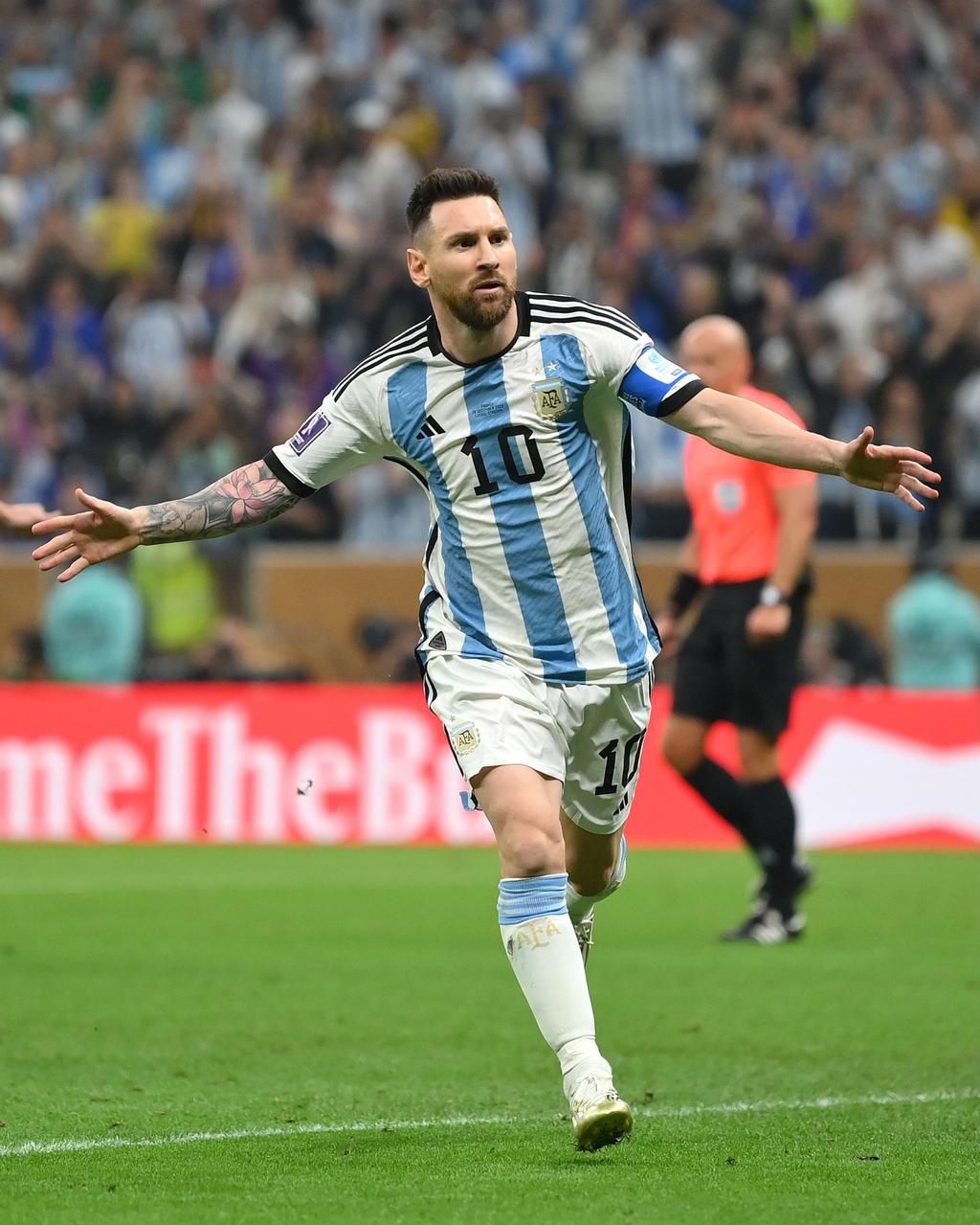 Messi celebrates the opener against France on December 18, 2022.