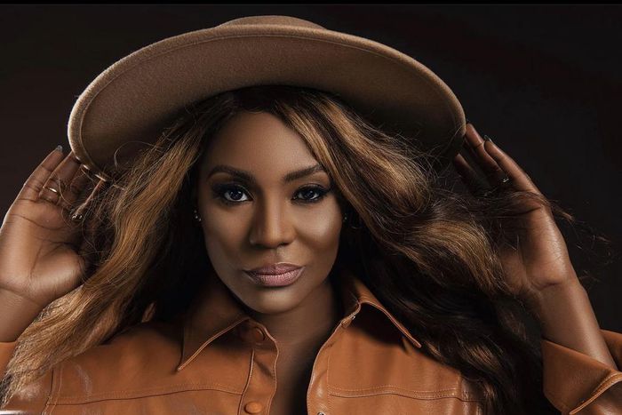 Kiki Omeili [Instagram/flowergirlstudios]