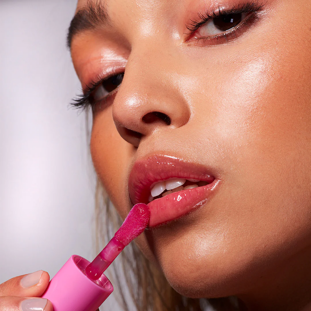 Use a lip glaze [Innbeauty]