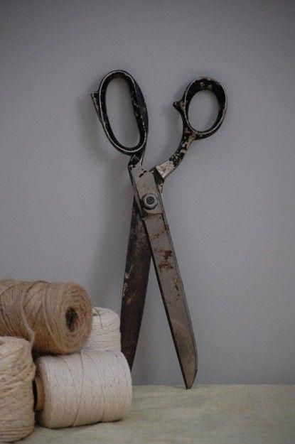 The dreaded right-handed scissors [Pinterest]