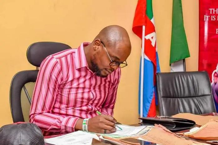 Olamijuwonlo Alao-Akala [Independent]