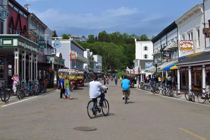 Bicycles and horse-drawn carriages are the primary modes of transportation [Triple Pundit]