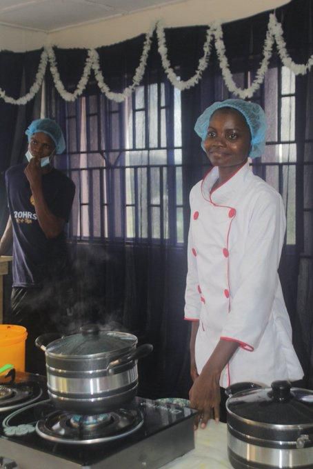 Chef Dami has been cooking for over 40 hours [Twitter/spiritword]