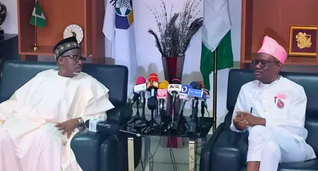 Photo of Bauchi State Governor, Bala Mohammed (L), and FCT Minister, Nyesom Wike (R) in Abuja on Wednesday, November 1, 2023 [Channels TV]