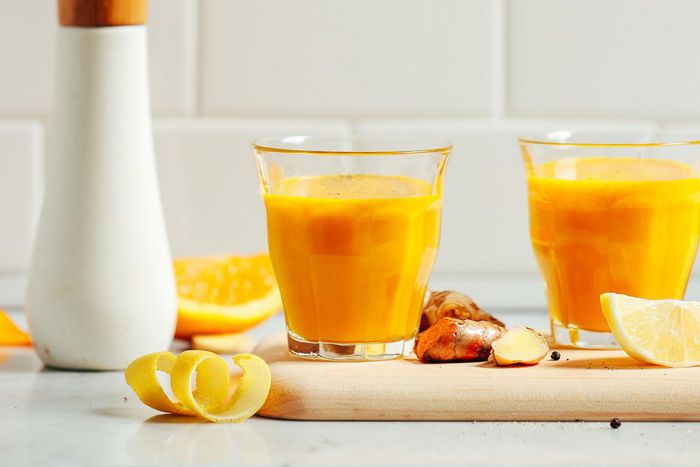 How to make ginger-turmeric shots [minimalistbaker]