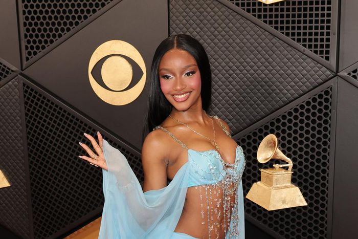 Ayra Starr wore a daring baby-blue two-piece ensemble decorated with silver gemstones.