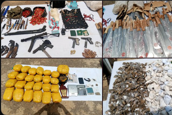 Oyo police recover 10 guns, other weapons at Auxiliary’s hideout. [TwitterOyoPolice]