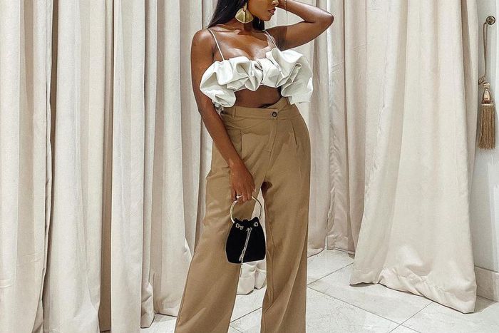 Ini in a crop top [instagram]