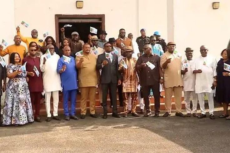 25 Rivers State House of Assembly members who defected from the PDP to the APC. [Twitter:@AminMohammed]