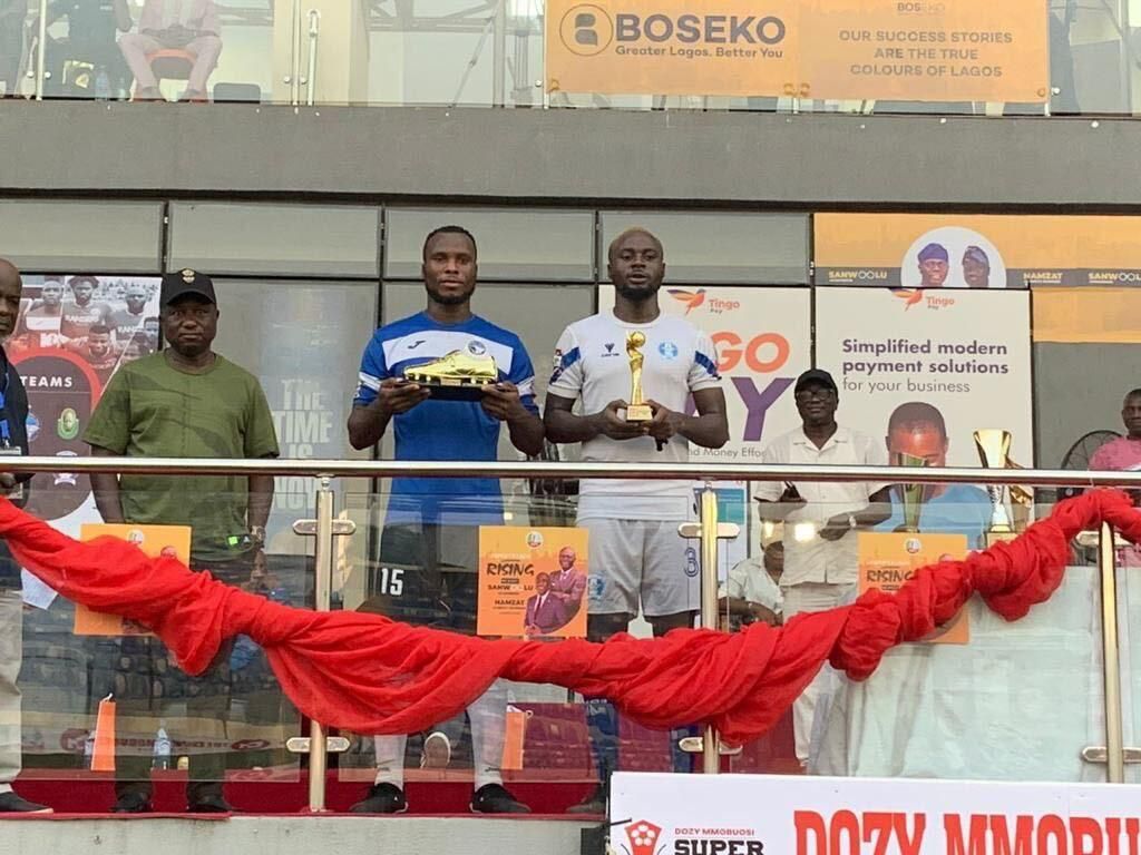 Chijioke Mbaoma (L) and Anthony Akachi (R) with their awards.
