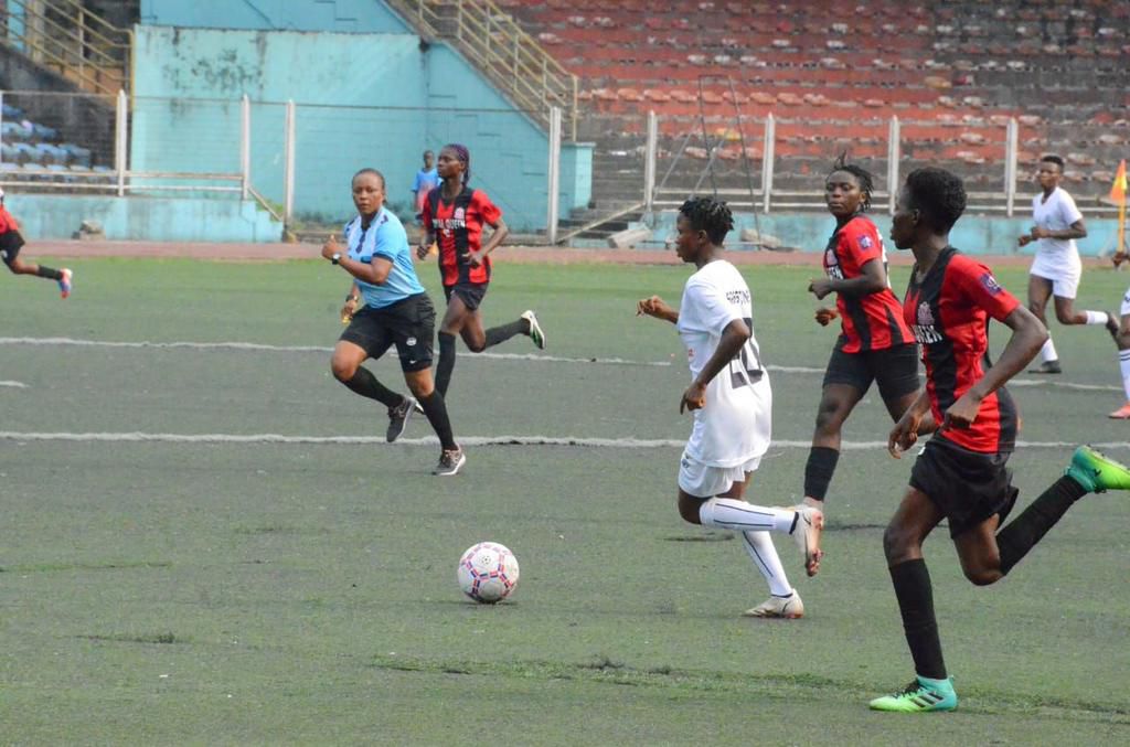 Bayelsa Queens returned to winning ways with a healthy 2-0 victory at Royal Queens at the Warri City Stadium