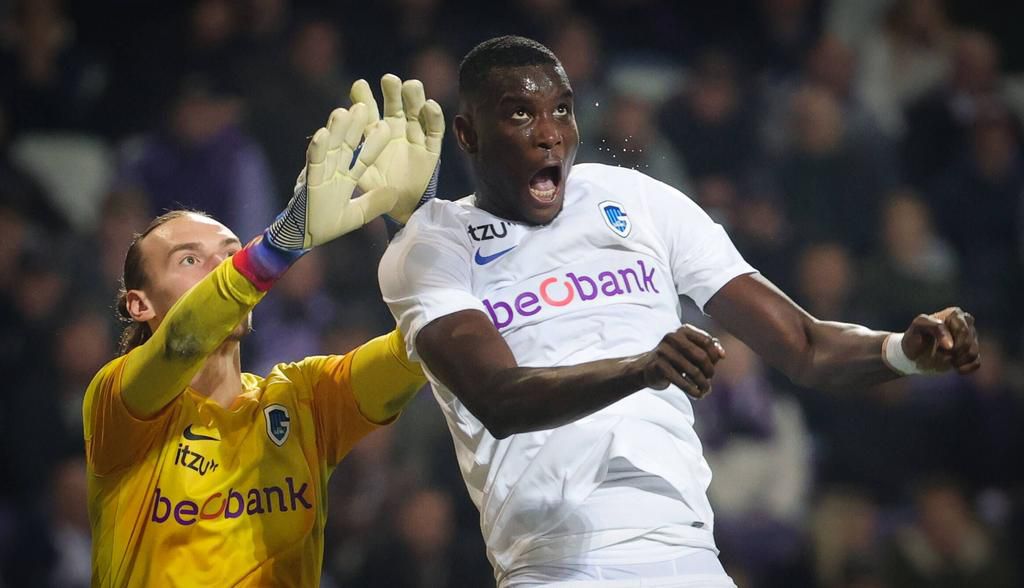 Paul Onuachu competing for an aerial ball
