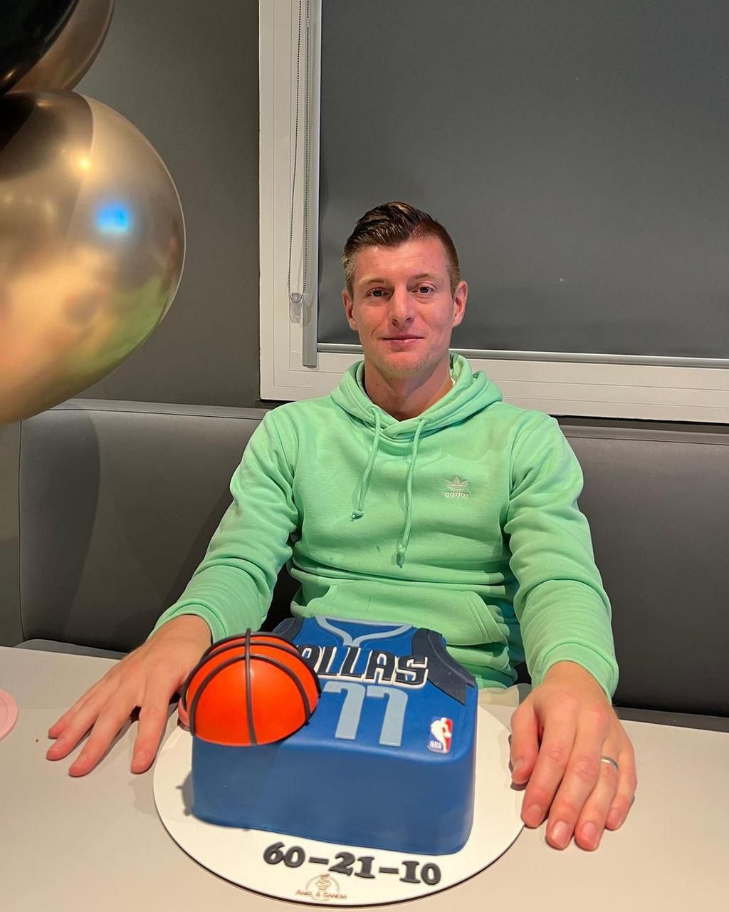 Kroos was given a birthday cake that represents Slovenian basketball star Luka Doncic.