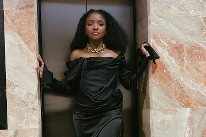 Simi wants a world where women have the freedom to choose what they want to be [Instagram/Symplysimi]