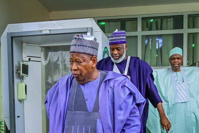 Governor Umar Ganduje and his Deputy and APC governorship candidate in Kano, Yusuf Gawuna. [Twitter:@ibrahimu14]