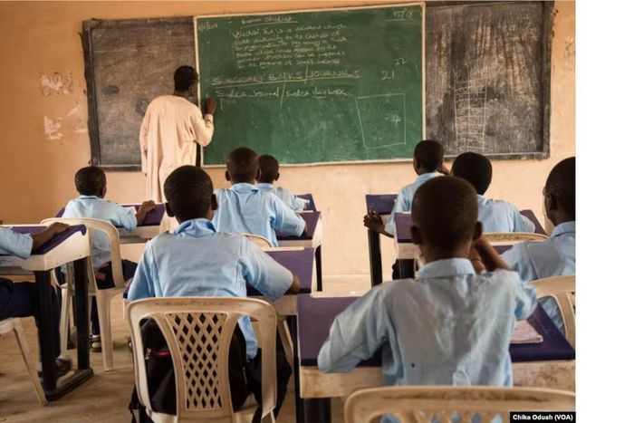 Nigerian students inside a classroom [Chika Oduah/VOA]