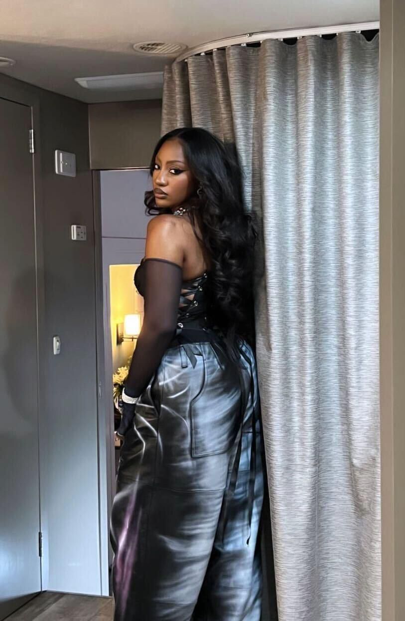 Tems before her performance [Instagram/tems]