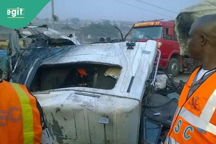 Tragic scene as family of 8 perish in a Sienna car in Imo accident [Legit]