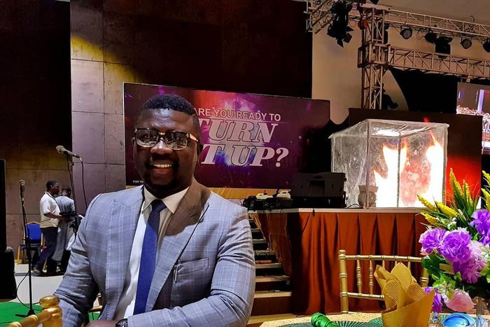 Seyi Law has encouraged his IG followers to move away from being so guarded. [Instagram/seyilaw1]