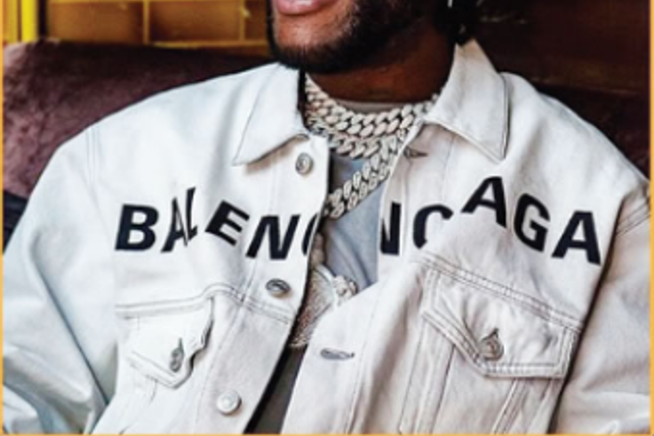 Burna Boy customized a diamond chain in Gambo's honour [Instagram]
