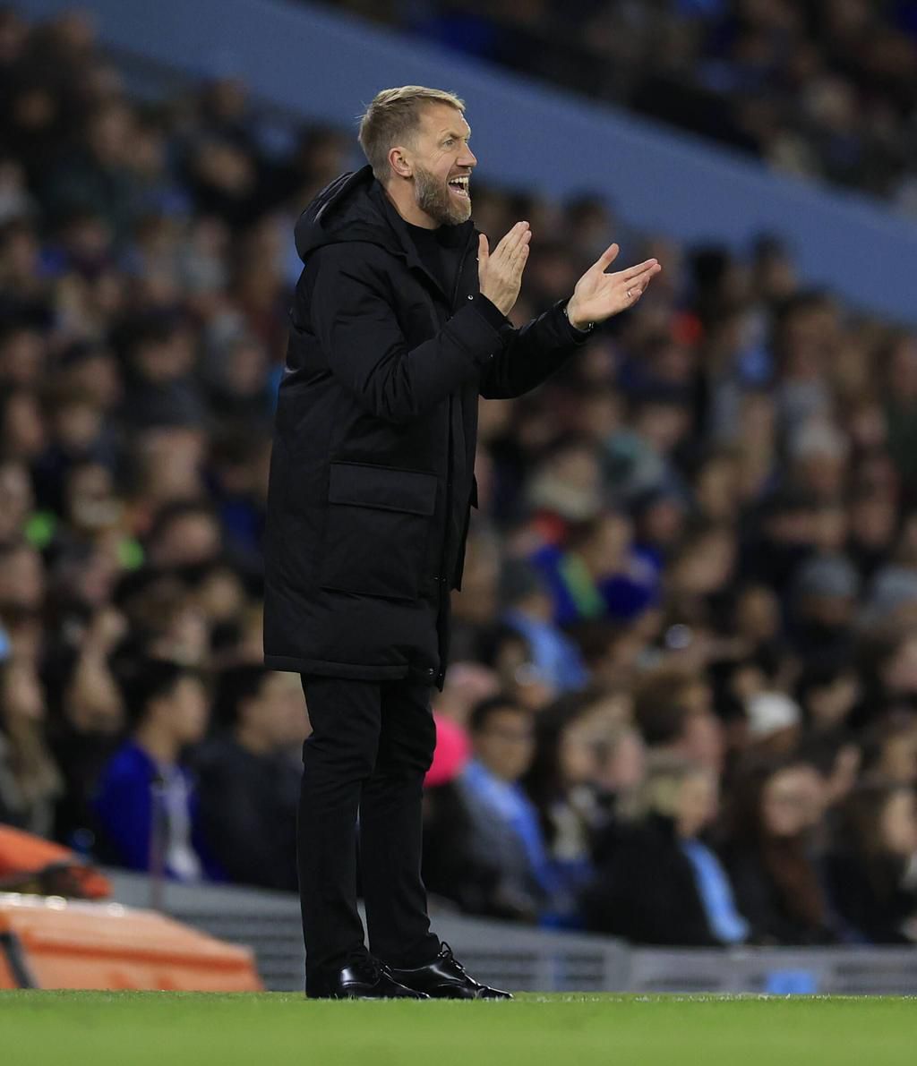 Chelsea Graham Potter the Chelsea manager on the sidelinees during the Carabao Cup Third Round match Manchester City vs Chelsea at Etihad Stadium,