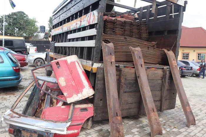 Police arrest 198 suspected railway vandals in 2022.