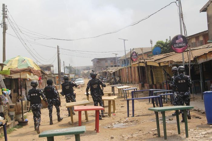 Police disrupt street carnival in Lagos, arrest organisers [Twitter:@BenHundeyin]