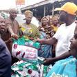 Oyo senator gives market traders palliatives