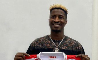 Peter Olayinka signs for Red Star Belgrade