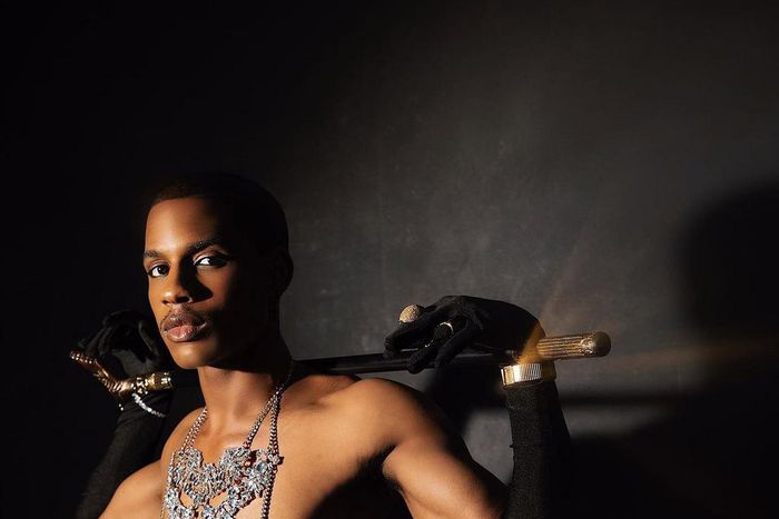 Denola's day 3 look [Instagram/Denolagrey]