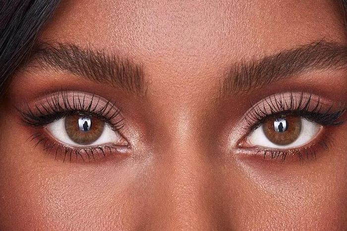Here's how to get longer natural lashes easily [HelloFahion]