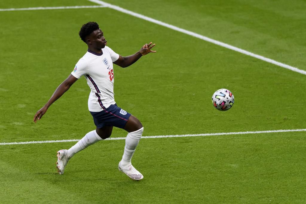 Bukayo Saka in action for England