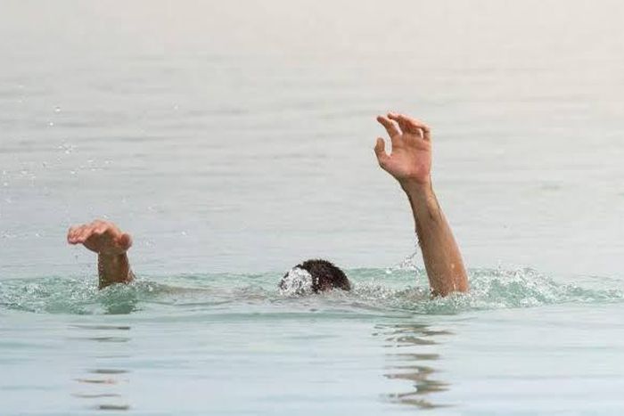 17-year-old boy drowns in swamp