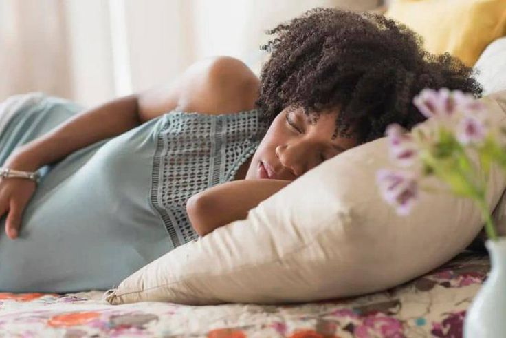 Pregnant women can benefit from sleeping on the left side [Motherly]