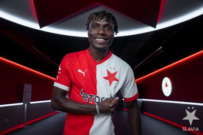 Igoh Ogbu signs for Slavia  Prague