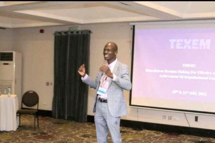 Dr Alim Abdubakre, founder of TEXEM UK, during a leadership training programme.