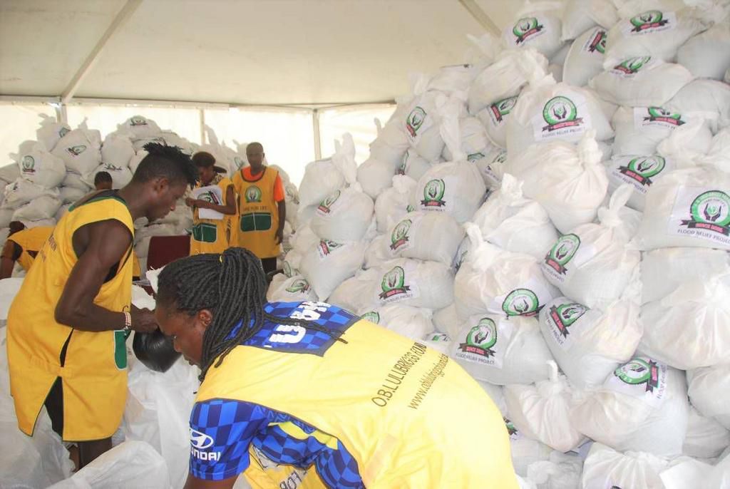 O.B. Lulu-Briggs Foundation donates over N60 million relief items to flood victims in Rivers.