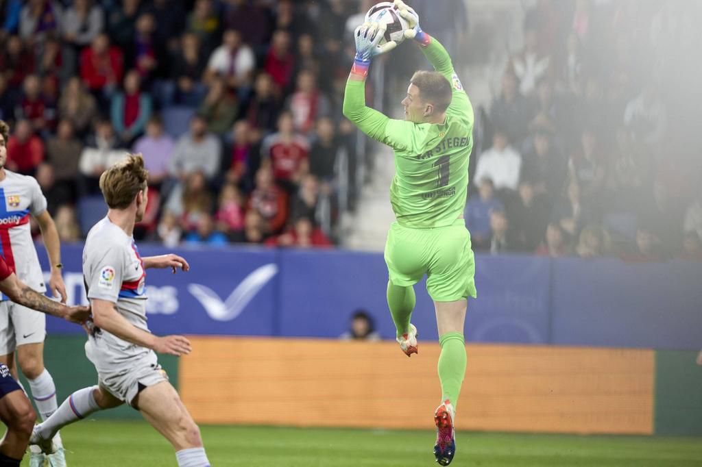 November 8, 2022, Pamplona, Navarra, Spain: Marc-Andre Ter Stegen (goalkeeper; FC Barcelona, Barca seen in action during the Spanish football of La Liga Santander, match between CA Osasuna and FC Barcelona at the Sadar Stadium