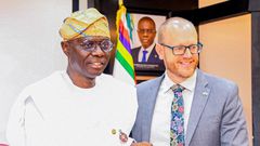 L-R: Gov. Babajide Sanwo-Olu of Lagos State and the United States Consul General in Lagos, Mr William Stevens during the handing over ceremony of the Lagos State Integrated Energy Resource Plan, at the Lagos House, Alausa, Ikeja, on Tuesday, Nov. 22, 2...