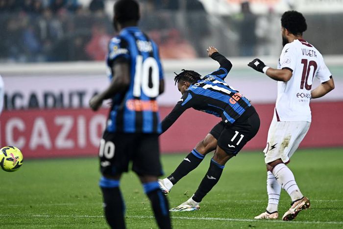 Ademola Lookman fired home his second and Atalanta's sixth against Salernitana